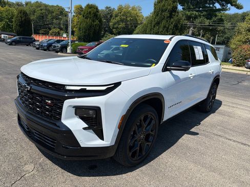 Used 2026 Chevrolet Traverse RS AWD/4WD image 9