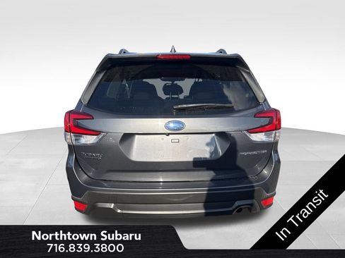 Used 2022 Subaru Forester Premium AWD/4WD image 6