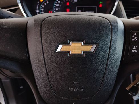 Used 2018 Chevrolet Trax LS AWD/4WD image 27