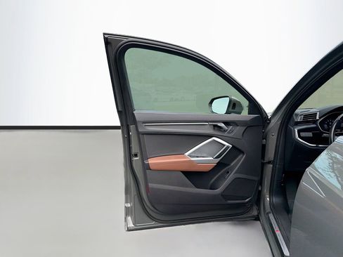 Used 2020 Audi Q3 2.0T Premium w/ Convenience Package image 23