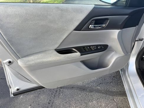 Used 2013 Honda Accord LX image 10
