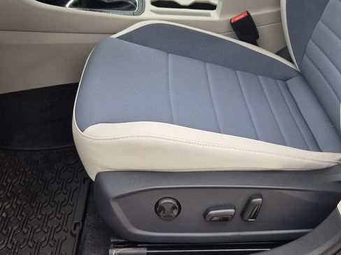 New 2026 Volkswagen Jetta SE FWD image 22