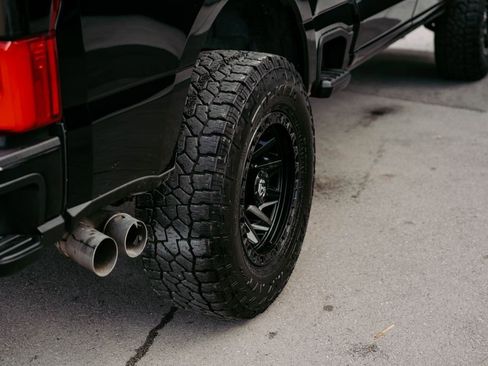 Used 2024 Ford F350 Platinum image 9