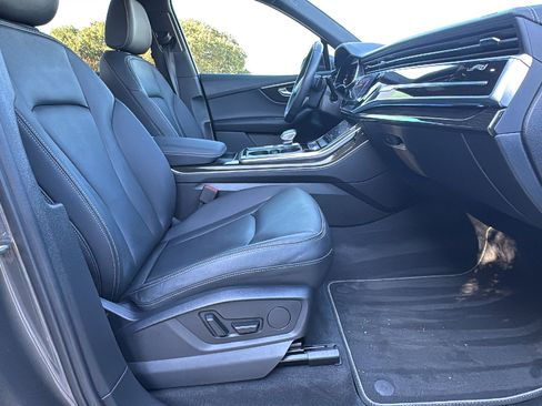 Used 2025 Audi Q7 3.0T Premium w/ Convenience Package image 28