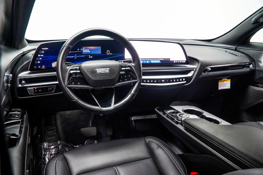 Used 2024 Cadillac Lyriq Tech RWD image 18