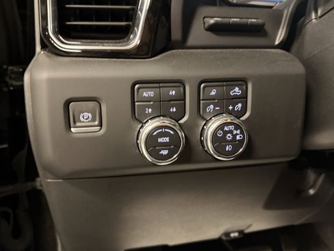 Used 2024 GMC Sierra 2500 Denali Ultimate image 19