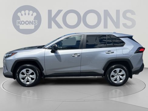 Used 2023 Toyota RAV4 LE AWD/4WD image 2