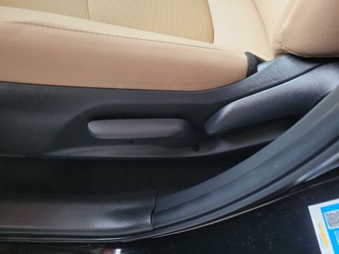 Used 2025 Toyota RAV4 LE FWD image 10