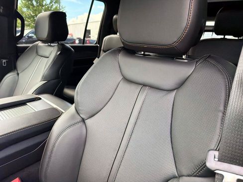 New 2026 Jeep Grand Wagoneer 4WD image 11