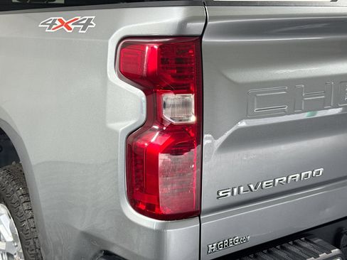 Used 2023 Chevrolet Silverado 1500 LT AWD/4WD image 35