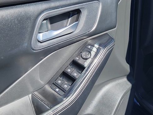 Used 2025 Nissan Rogue SV AWD/4WD image 7