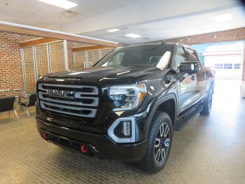 Used 2021 GMC Sierra 1500 AT4 w/ AT4 Premium Package AWD/4WD image 1