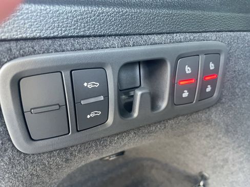 Used 2025 Audi Q7 3.0T Premium Plus image 11