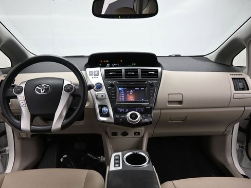 Used 2014 Toyota Prius V Five image 19