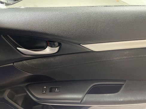 Used 2018 Honda Civic EX image 15