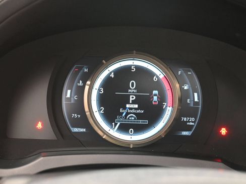 Used 2016 Lexus IS 200t RWD image 26