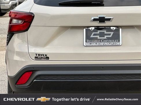 New 2026 Chevrolet Trax RS w/ Sunroof Package image 7