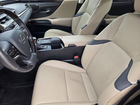 Used 2021 Lexus ES 300h w/ Premium Package FWD image 7