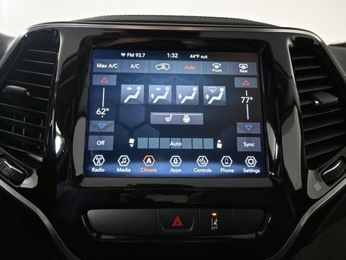 Used 2022 Jeep Cherokee Limited image 28