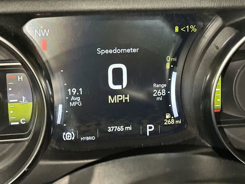 Used 2022 Jeep Wrangler Unlimited Sahara w/ Cold Weather Group image 18