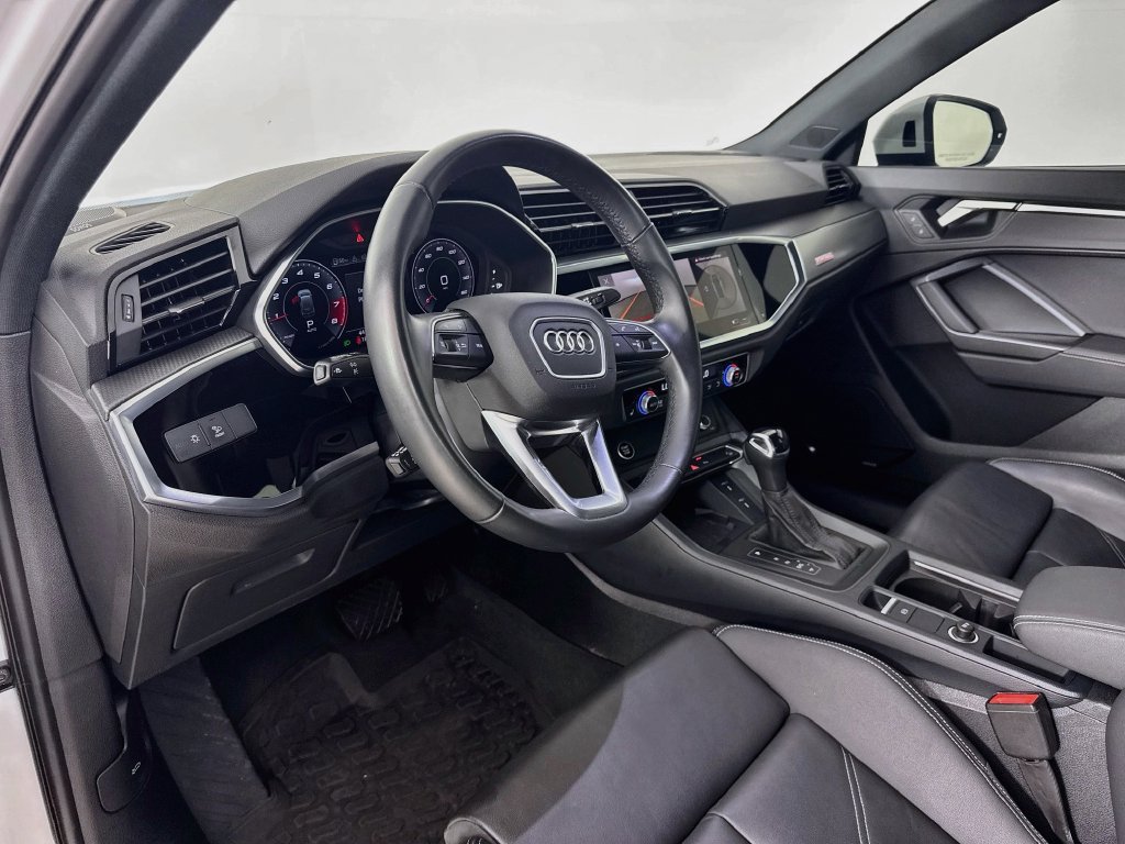 Used 2024 Audi Q3 2.0T Premium Plus AWD/4WD image 9