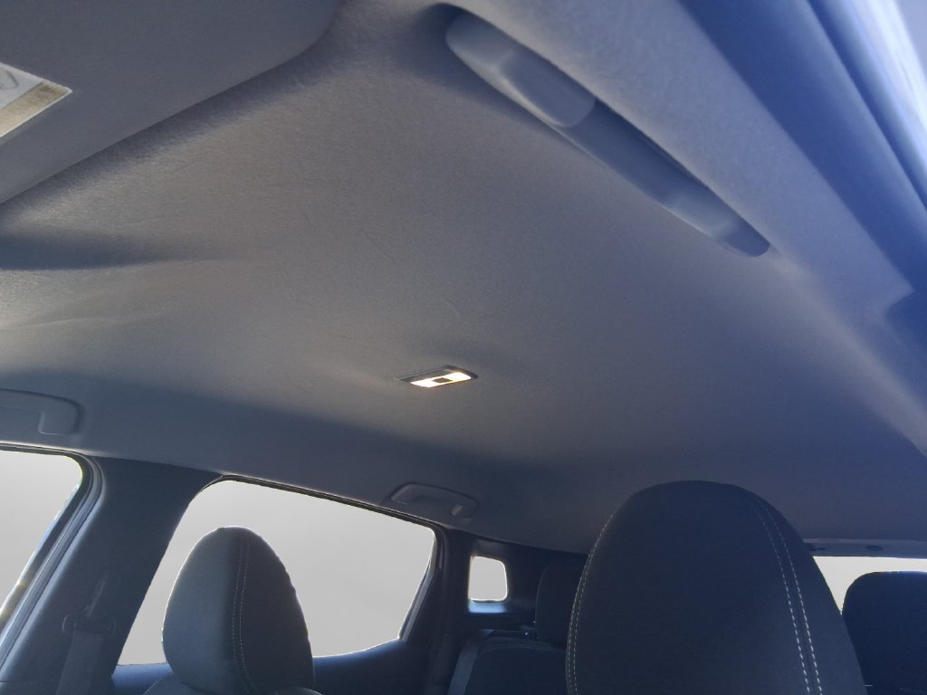 Used 2025 Nissan Kicks SV FWD image 23