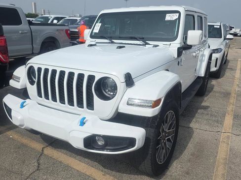 Used 2023 Jeep Wrangler Unlimited Sahara AWD/4WD image 2