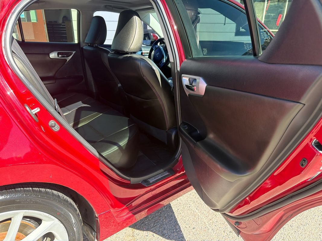 Used 2013 Lexus CT 200h w/ Premium Pkg w/Navigation FWD image 15