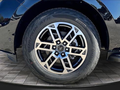 New 2025 Ford Expedition Active image 26