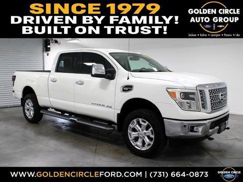 Used 2017 Nissan Titan SL RWD image 1