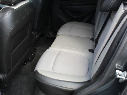 Used 2016 Chevrolet Trax LT w/ LT Sun and Sound Package FWD image 14