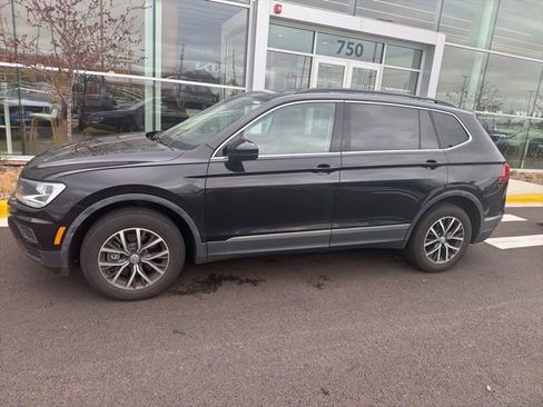 Used 2020 Volkswagen Tiguan SE image 18