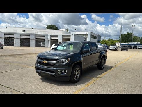 Used 2018 Chevrolet Colorado Z71 AWD/4WD image 2