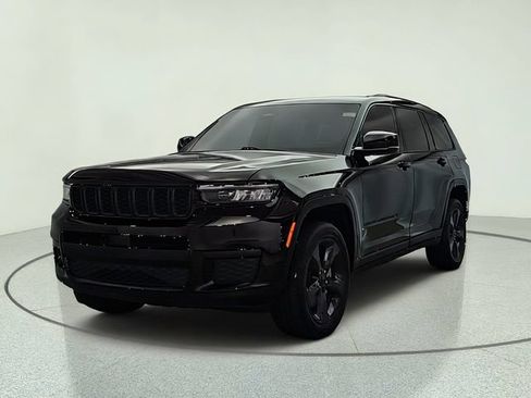 Used 2022 Jeep Grand Cherokee L Laredo AWD/4WD image 2