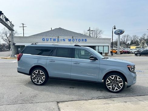 New 2026 Ford Expedition Max Platinum image 8