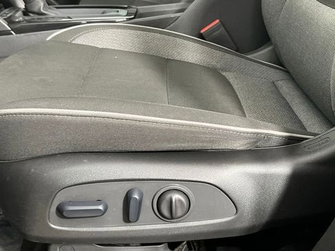 Used 2023 Chevrolet TrailBlazer LT FWD image 24