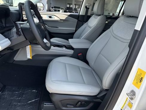 New 2025 Ford Explorer Active w/ Active Comfort Package image 19