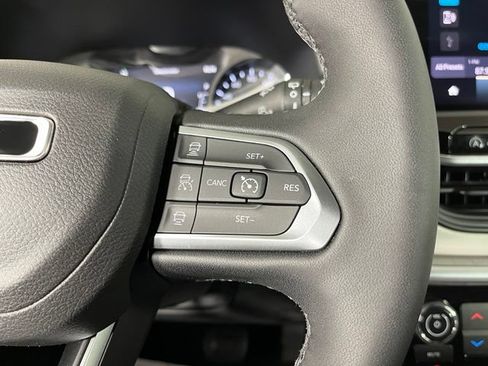 Used 2026 Jeep Compass Limited AWD/4WD image 21