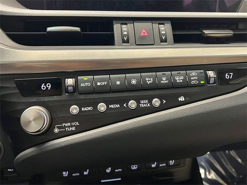 Used 2021 Lexus ES 350 Luxury image 20