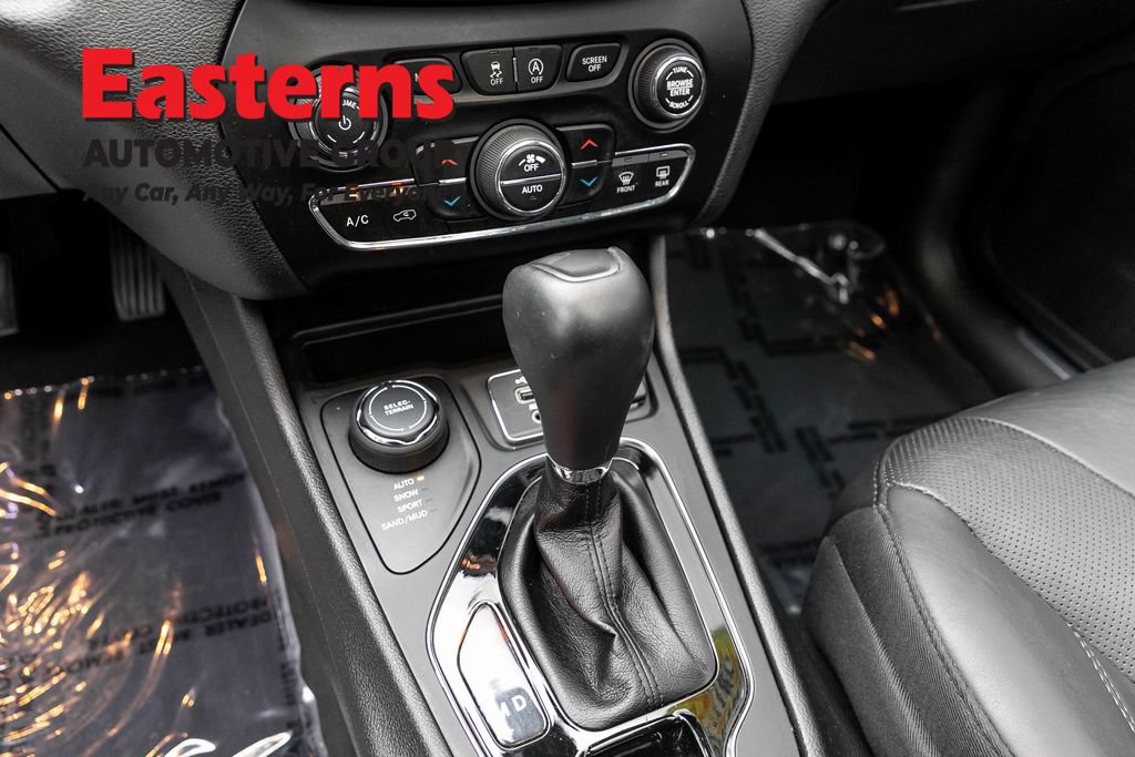Used 2021 Jeep Cherokee Limited w/ Mopar Interior Package AWD/4WD image 14