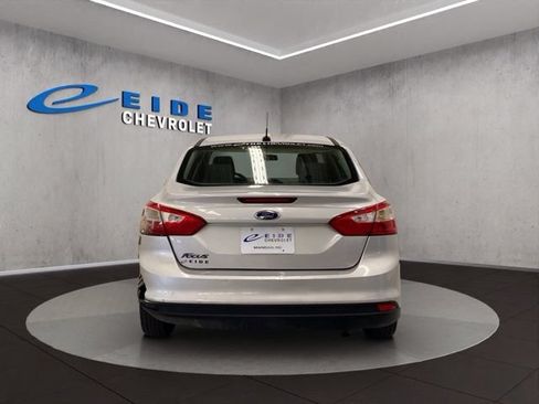 Used 2014 Ford Focus S FWD image 11