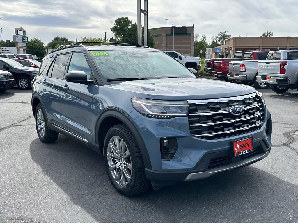 Used 2025 Ford Explorer Active w/ Active Comfort Package AWD/4WD image 6