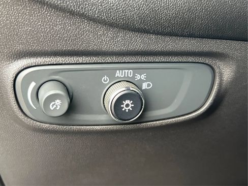 Used 2024 Chevrolet Equinox LT AWD/4WD image 24