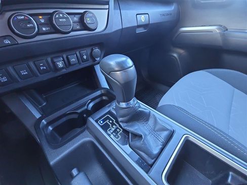 Used 2021 Toyota Tacoma TRD Sport image 16