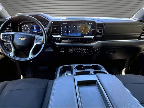 Used 2023 Chevrolet Silverado 1500 LT AWD/4WD image 8