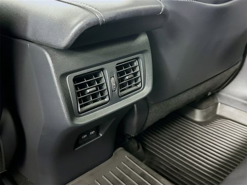 Used 2024 Toyota Venza Limited image 27