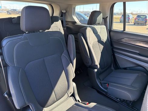 Used 2021 Jeep Grand Cherokee L Laredo w/ Luxury Tech Group I image 21