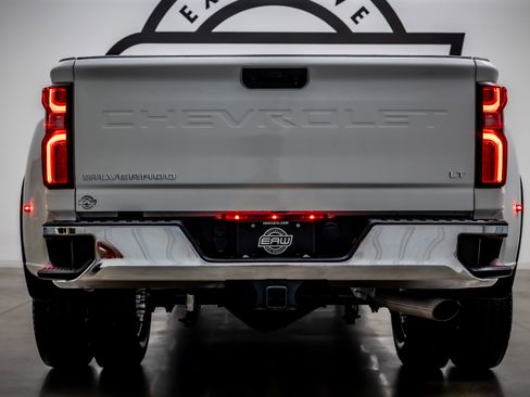 Used 2025 Chevrolet Silverado 3500 LT image 10