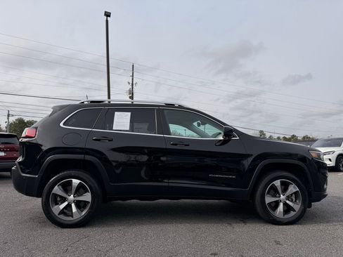 Used 2019 Jeep Cherokee Limited w/ Technology Group image 6