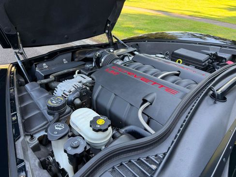 Used 2005 Chevrolet Corvette Convertible w/ Preferred Equipment Group RWD image 28